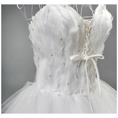 Robe de mariée courte devant + traine bustier plumes