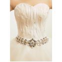 Robe de mariée longue bustier en plumes collection 2015