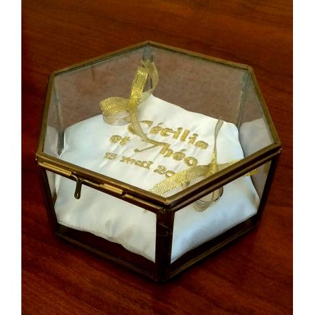 porte-alliances : votre coussin de mariage dans une boite en verre hexagonale