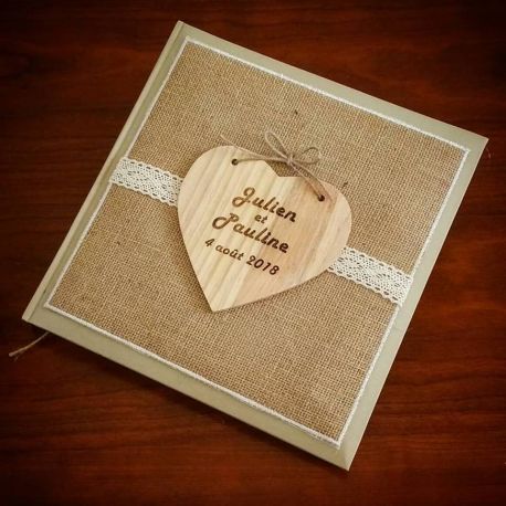 Livre d'or avec toile de jute ou lin et coeur en bois Livre d'or avec toile de jute ou lin et coeur en bois