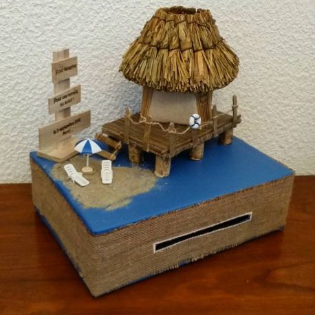 Tirelire originale : la payotte, idéal mariage sur le thème du voyage, de la mer, des vacances Tirelire originale : la payotte, idéal mariage sur le thème du voyage, de la mer, des vacances
