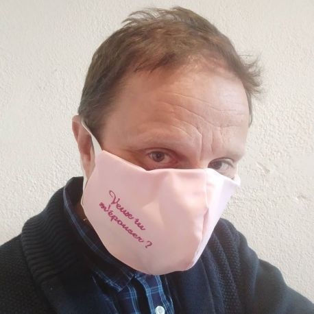 Masque de protection personnalisé, brodé avec un petit texte, logo Masque de protection personnalisé, brodé avec un petit texte, logo