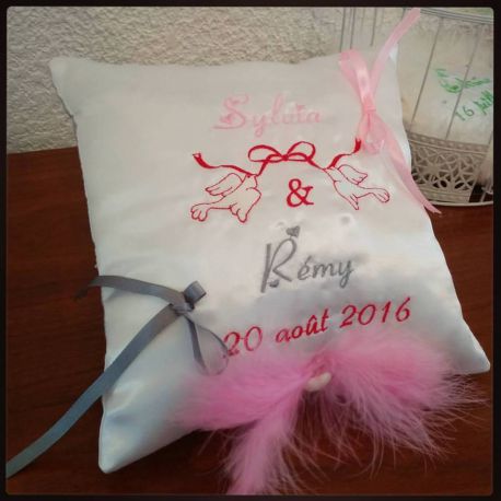 Coussin pour alliances - les colombes brodées Coussin pour alliances - les colombes brodées